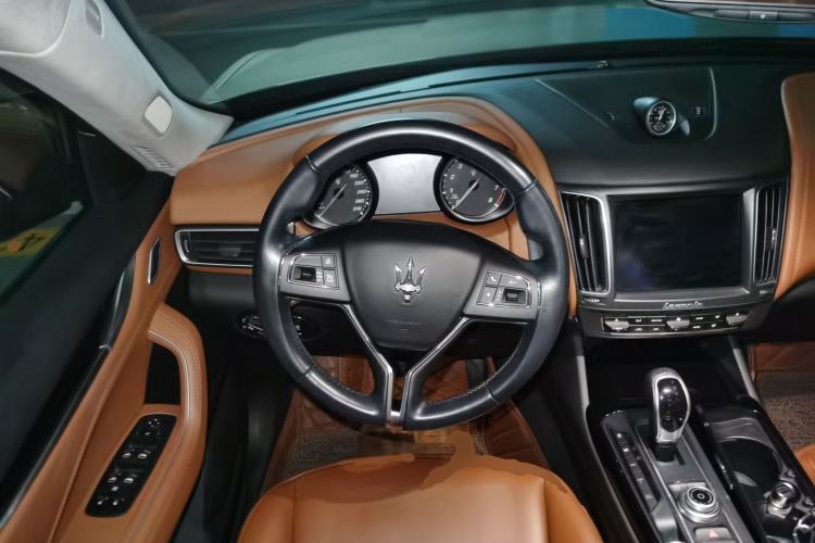 Used Maserati Levante 2016 3.0T Standard Edition Steering Wheel