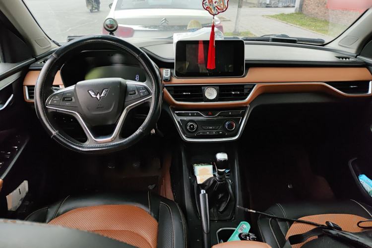 Used Wuling Hongguang S3 2018 1.5T Manual Luxury Model China V Standard