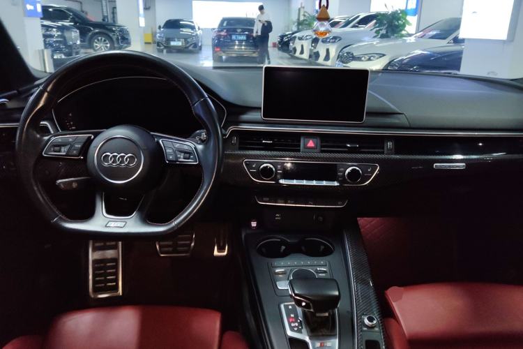 Used Audi S4 2018 S4 3.0TFSI Center Console