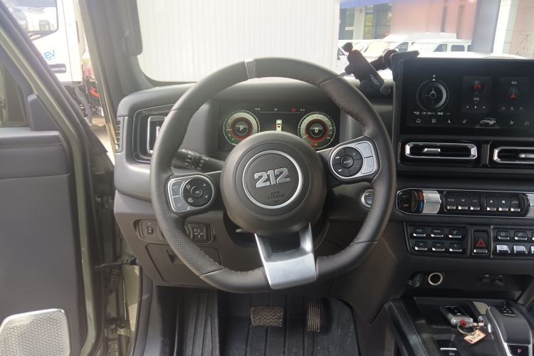 Used 212 T01 2024 2.0T Explorer Steering Wheel