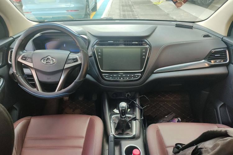 Used CHANGAN OSHAN A800 2017 1.6L Manual Luxury Model Center Console