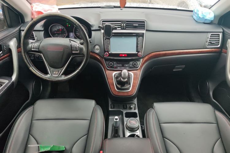 Used Haval H6 2015 Revised Version Sport Edition 1.5T Manual Transmission Two-Wheel Drive Elite Grade