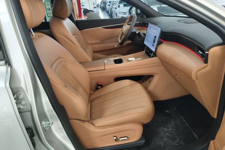 Used Dongfeng Aeolus L8 2025 Model 185KM Dream Edition Right Front Seat