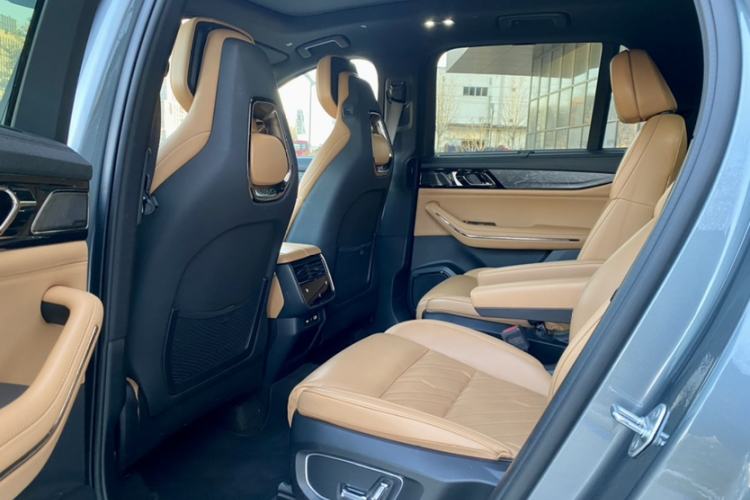 Used Lynk & Co 09 2021 2.0T Halo Six-Seater