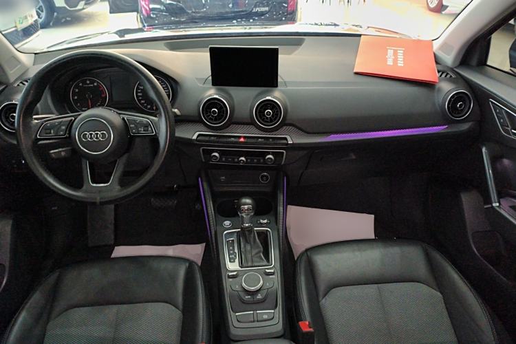 Used Audi Q2L 2020 35 TFSI Fashionable and Elegant Model Center Console