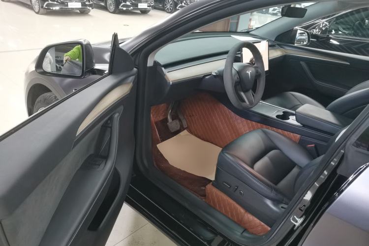 Used Tesla Model Y 2022 Rear-Wheel-Drive Version