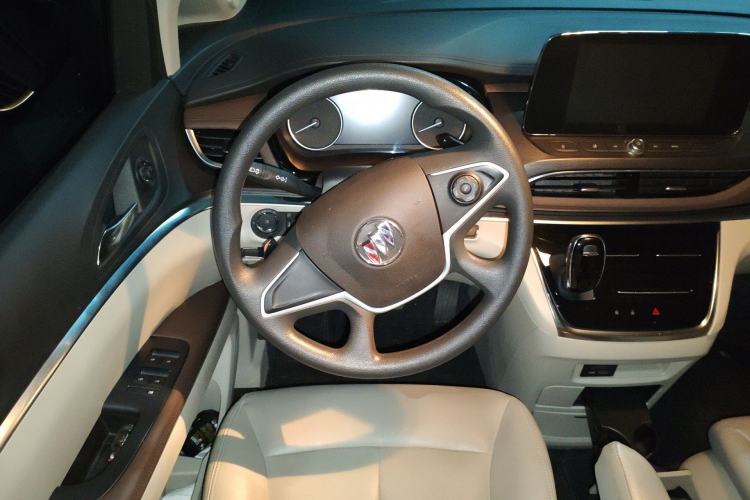 Used Buick GL8 2023 Land Executive Class Comfort Model
