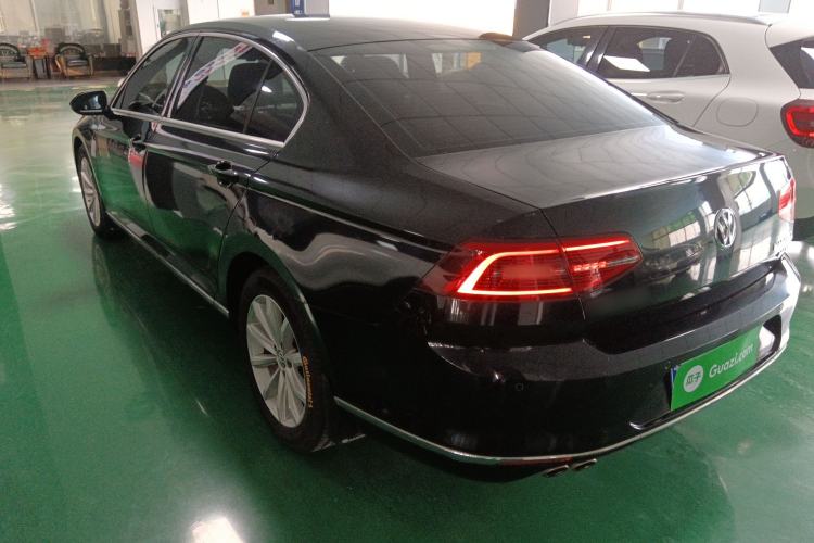 Used Volkswagen Magotan 2017 280TSI DSG Leading Edition
