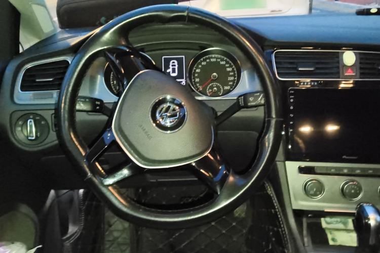 Used Volkswagen Golf 2015 1.4TSI Automatic Comfort Model