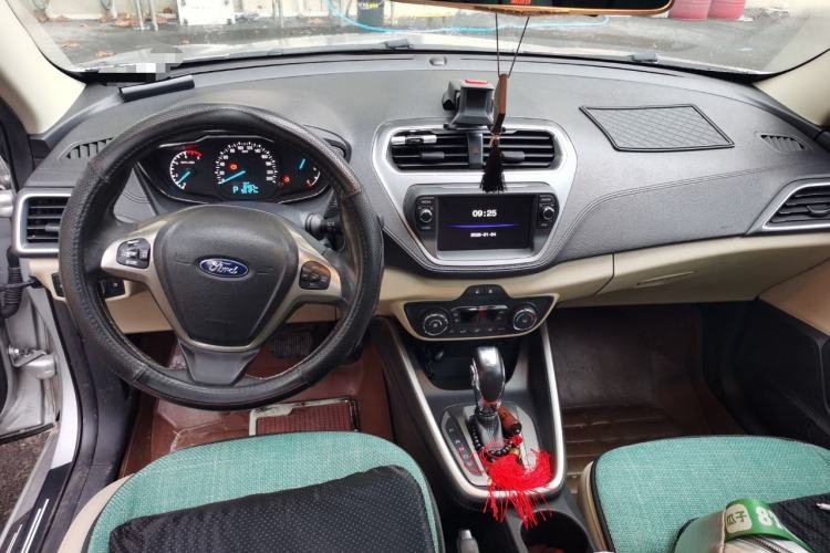 Used Ford Escort 2015 1.5L Automatic Fashion Model
