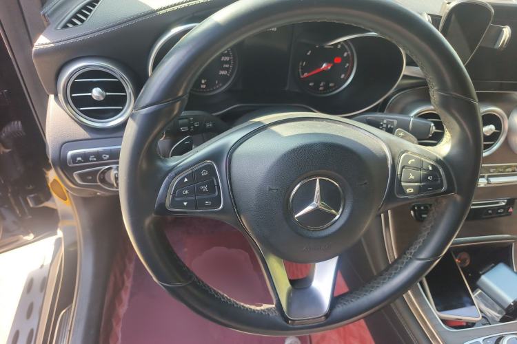 Used Mercedes-Benz GLC 2017 GLC 300 4MATIC Sport Edition Steering Wheel