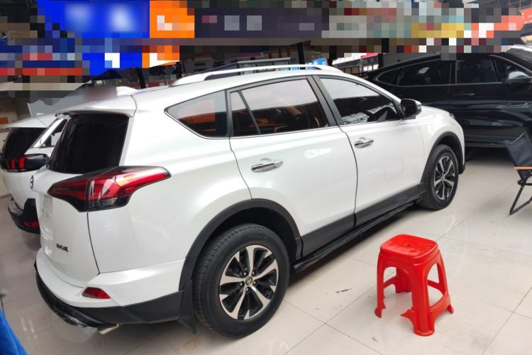 Used Toyota RAV4 2016 2.0L CVT Two-Wheel Drive Fashion Edition China V Standard