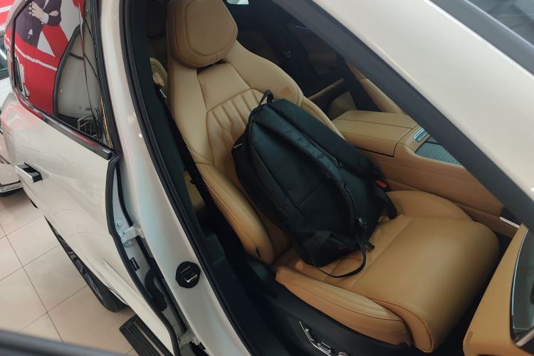 Used Lynk & Co 09 EM-P 2023 2.0TD EM-P Long-Range Version PM 7-Seater