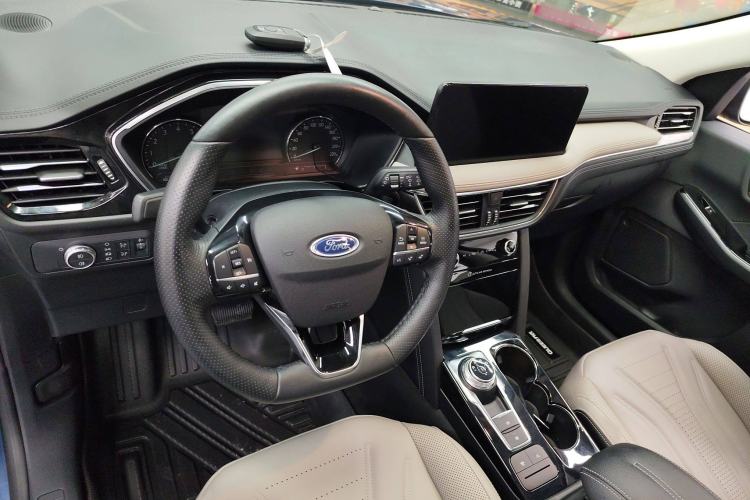 Used Ford Escape 2020 EcoBoost 245 Two-Wheel-Drive Titanium Edition