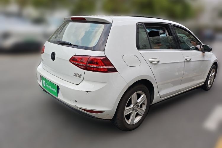 Used Volkswagen Golf 2017 230TSI Automatic Comfort Edition – Celebrating Milestone of One Million Units Rear Right 45 Deg