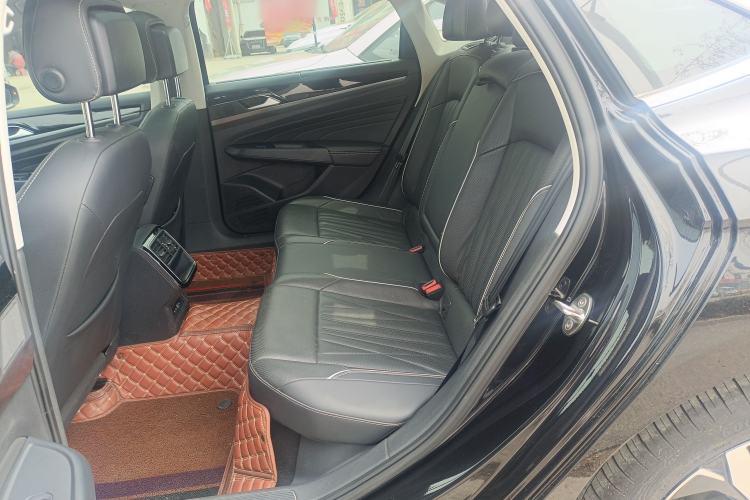 Used Volkswagen Passat 2022 330TSI Starry Luxury Edition – Exclusive Special Edition