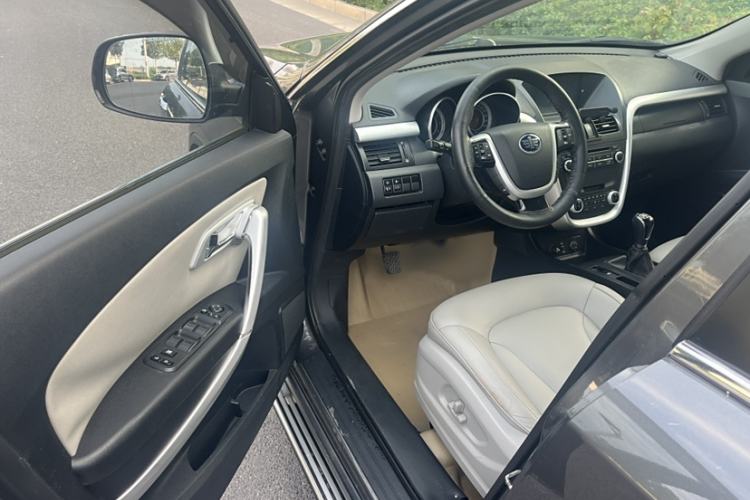 Used Bestune X80 2013 2.0L manual luxury version