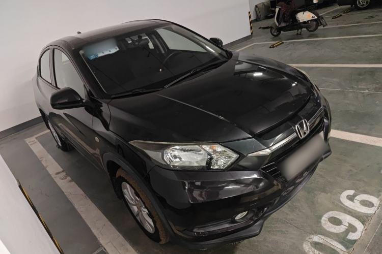 Used Honda Vezel 2015 1.5L CVT two-wheel drive Comfort trim Front Right 45 Deg