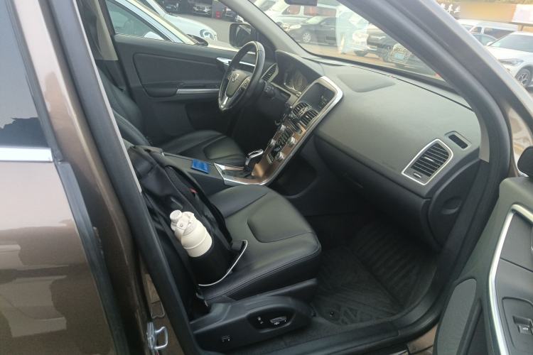 Used Volvo XC60 2015 T5 Smart Upgrade Model
