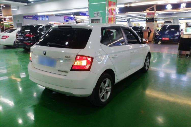 Used Skoda Fabia 2017 1.4L Automatic Car Enjoy Edition
