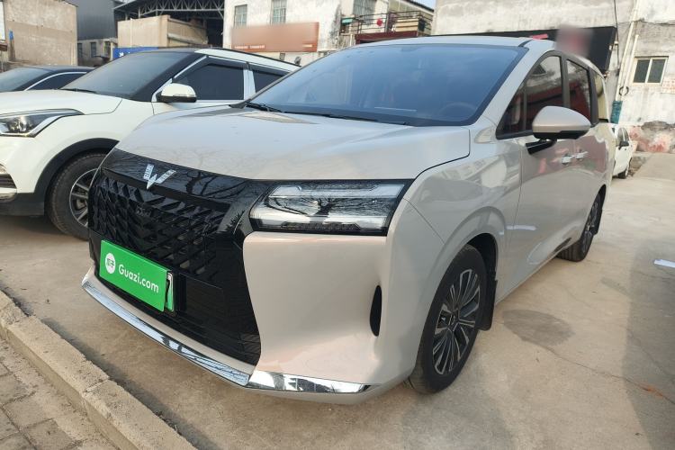 Used Wuling Starlight 730 2025 Model Plug-in Hybrid 125km Luxury Edition