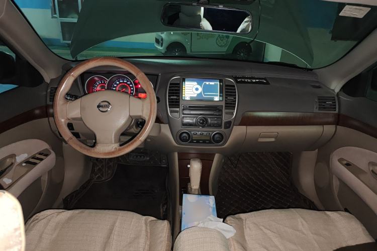 Used Nissan Sylphy 2009 1.6XE Automatic Comfort Edition Center Console