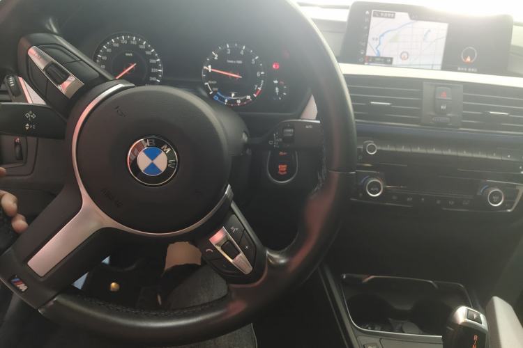 Used BMW 4 Series 2019 425i Gran Coupe M Sport Package Center Console