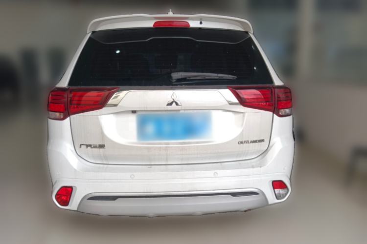 Used Mitsubishi Outlander 2021 Revised Version 2.0L Two-Wheel Drive Enjoyment Edition 5 Seats Rear