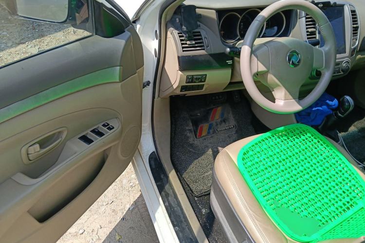 Used Dongfeng Junfeng E11K 2019 Standard Model
