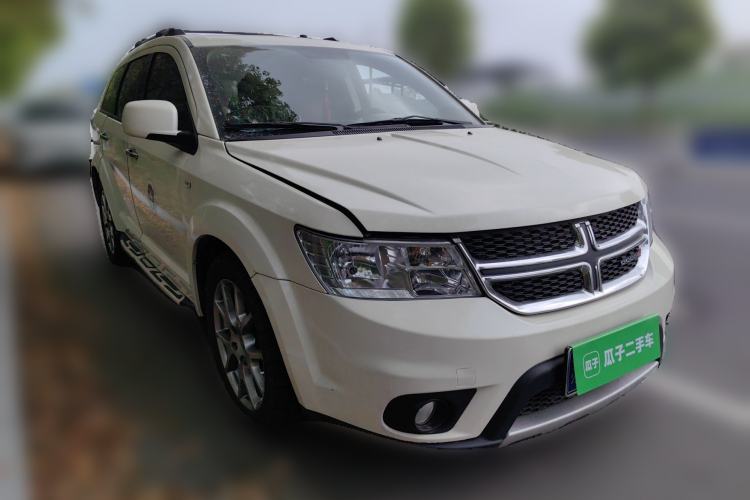 Used Dodge Journey 2013 3.6L Four-Wheel Drive Flagship Edition Front Right 45 Deg