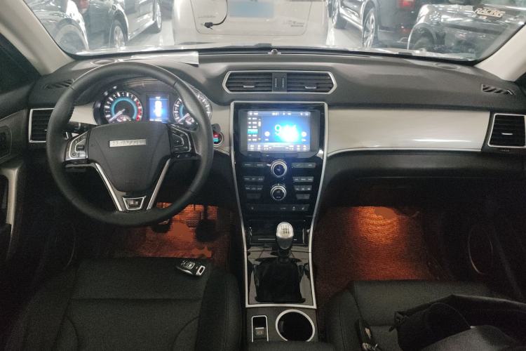 Used Haval H2 2017 Red-Label 1.5T Manual Two-Wheel Drive Luxury Model