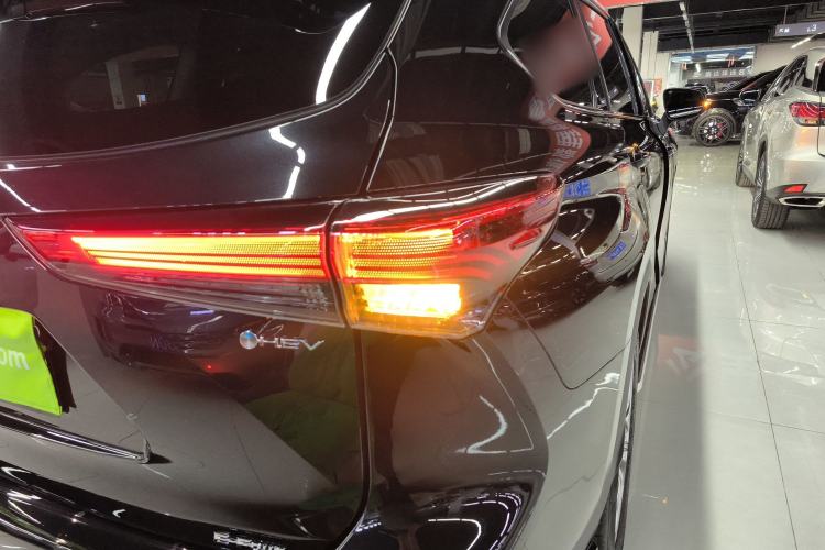 Used Toyota Highlander 2024 2.5L Smart Electric Hybrid Dual-Engine Four-Wheel Drive Prestige Version – 7 Seats