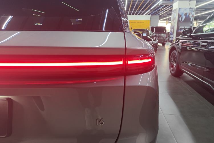 Used Li Auto i6 2025 Model Two-Wheel-Drive Standard Type Right Rear Taillight