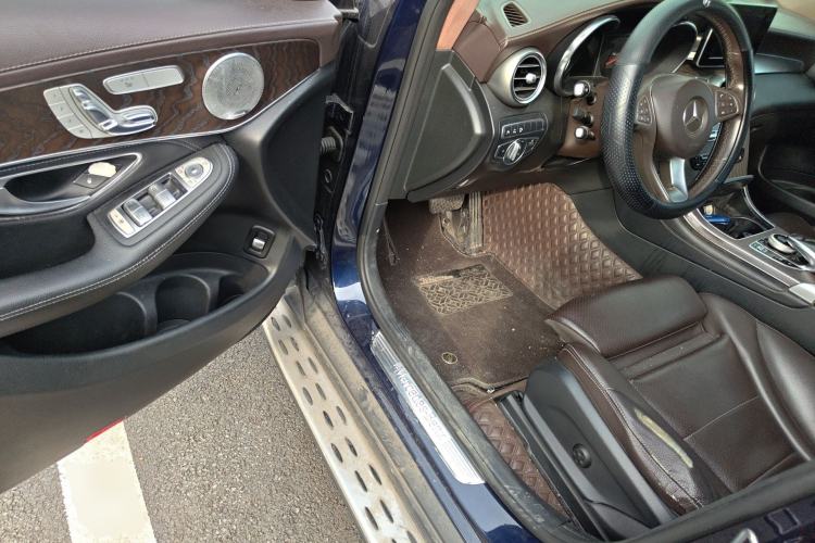 Used Mercedes-Benz GLC 2017 GLC 300 4MATIC Sport Edition Driver Seat