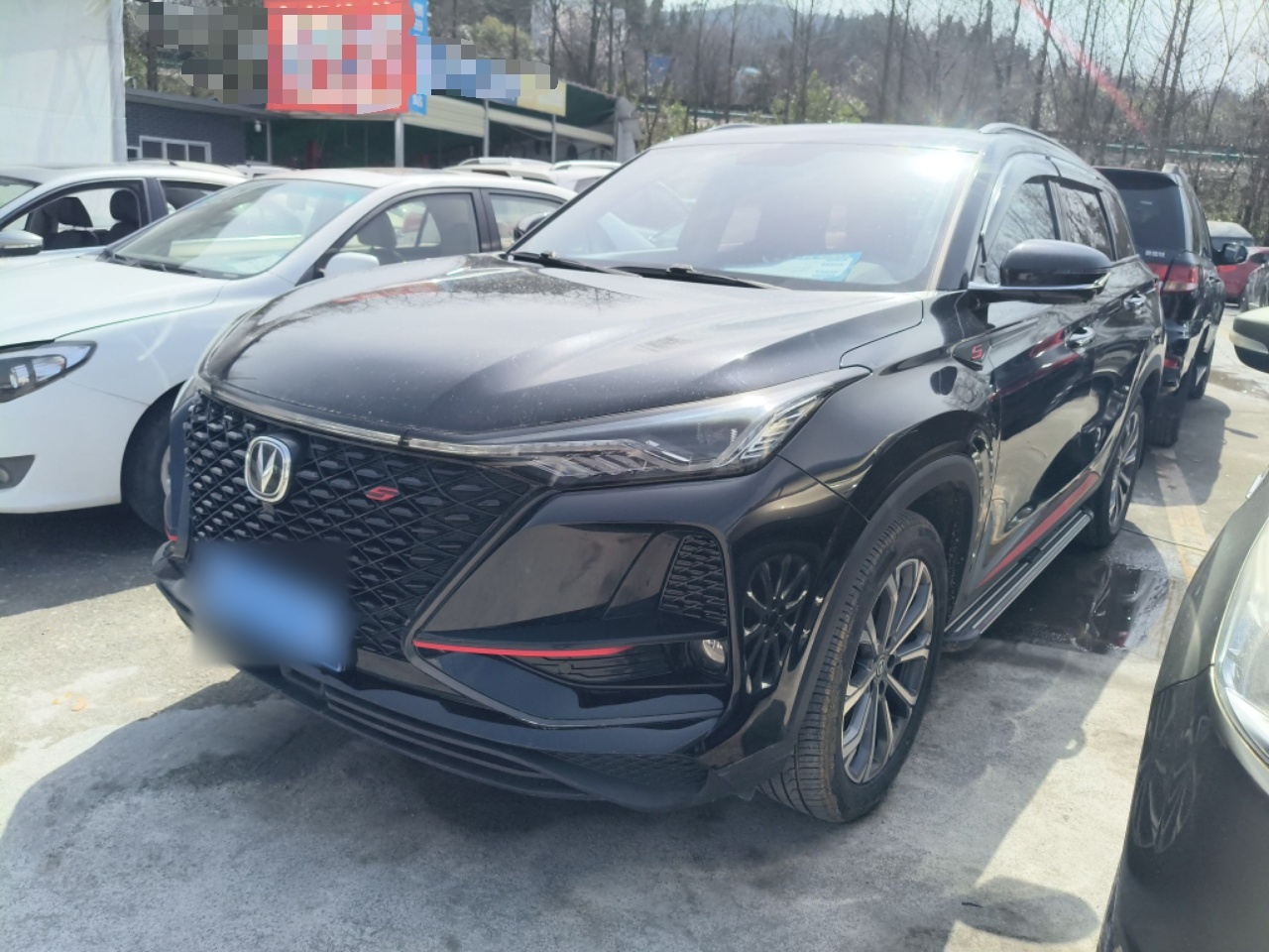 Под передней частью автомобиля