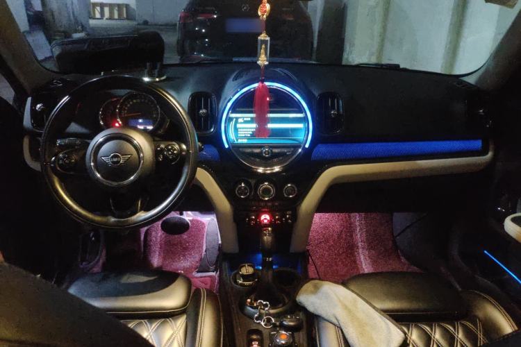 Used MINI Countryman 2017 1.5T COOPER ALL4 Center Console