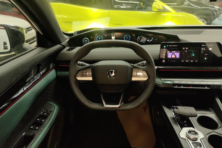 Used Changan UNI-V iDD 2024 Blue Whale Smart Electric iDD 136km Luxury Model