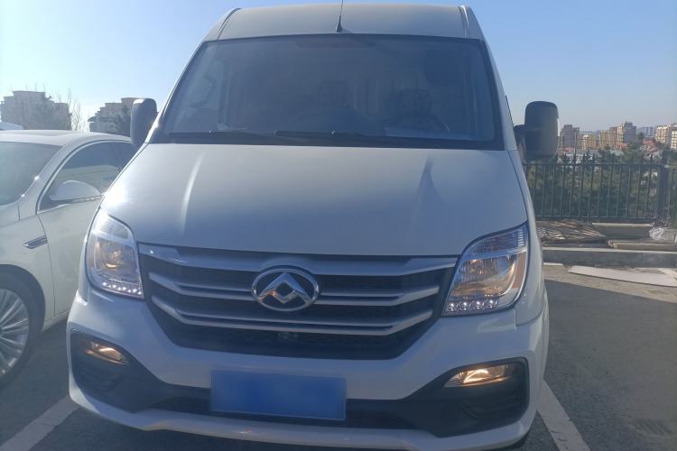 Used SAIC MAXUS Xintu V80 2021 2.0T Manual Classic City Delivery King Short Wheelbase Mid-Roof Design 3 Seats
