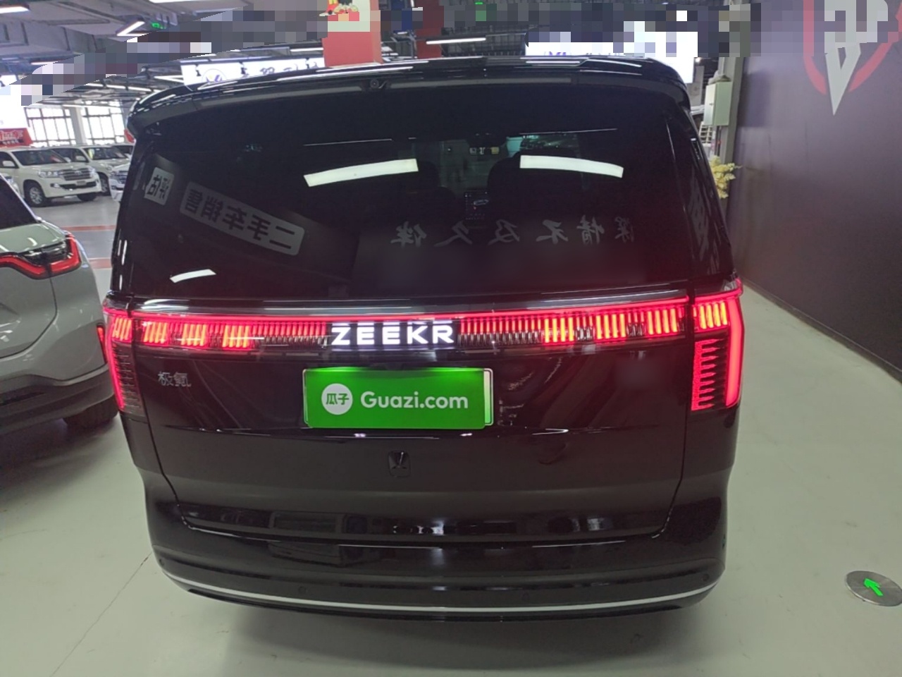 Zeekr 009 2024 7-Seater Aisle Version 108 kWh — снимка 5
