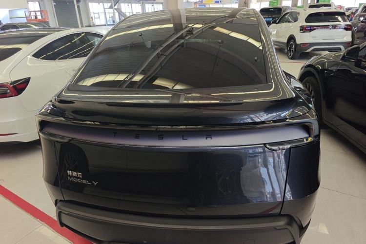 Used Tesla Model Y 2025 Rear-Wheel-Drive Version
