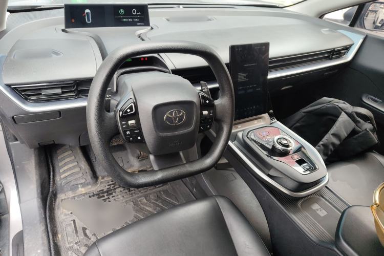 Used Toyota bZ3 2023 517 km Elite PRO Center Console