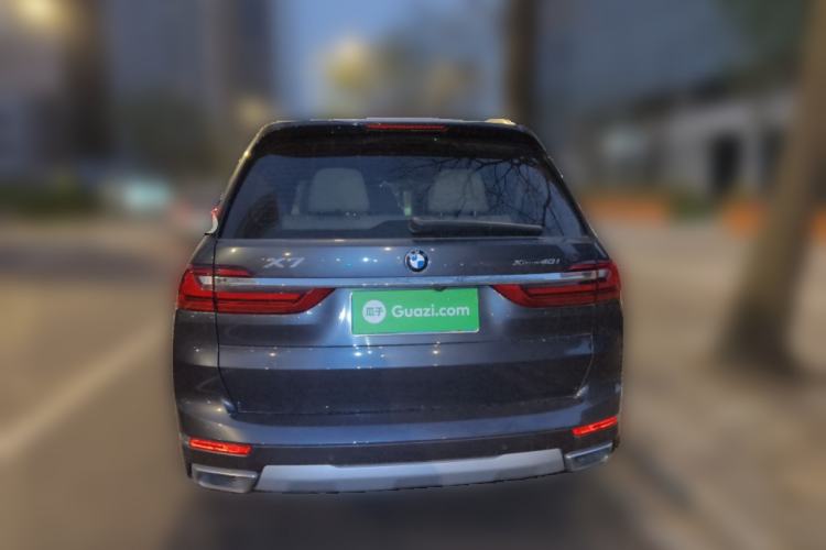 Used BMW X7 2021 xDrive40i Luxury Package with Premium Features