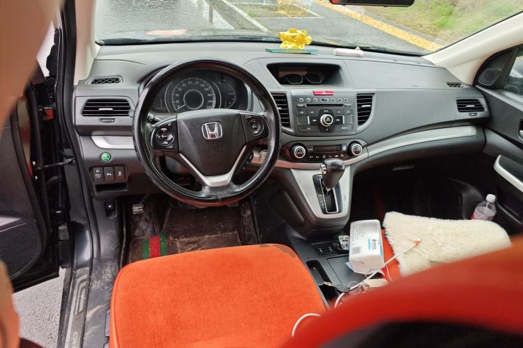 Used Honda CR-V 2012 2.4L four-wheel drive luxury version Center Console