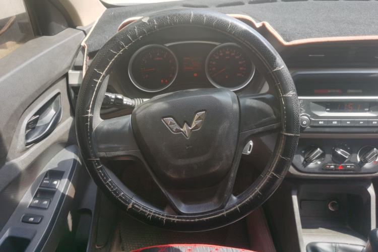 Used Wuling Hongguang 2019 1.5L S Standard Version China VI LAR
