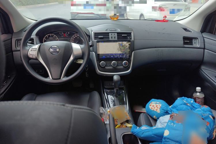 Used Nissan Tiida 2021 1.6L CVT Cool Edition Center Console