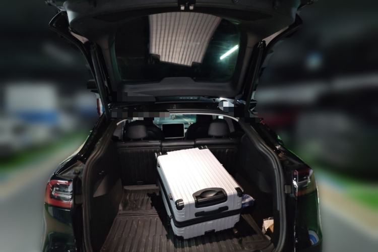 Used Tesla Model Y 2023 Long-Range All-Wheel-Drive Version