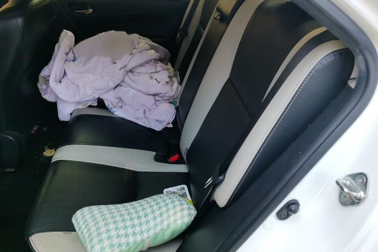 Used Toyota Corolla 2016 1.6L CVT GL-i Cool Edition Interior 4