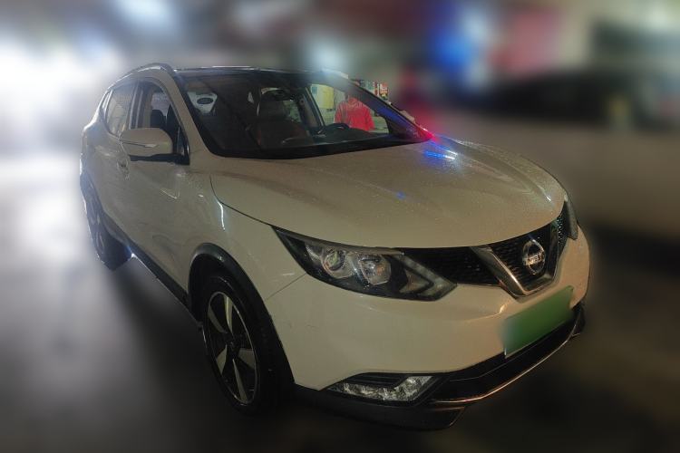 Used Nissan Qashqai 2016 2.0L CVT Luxury Edition Front Right 45 Deg