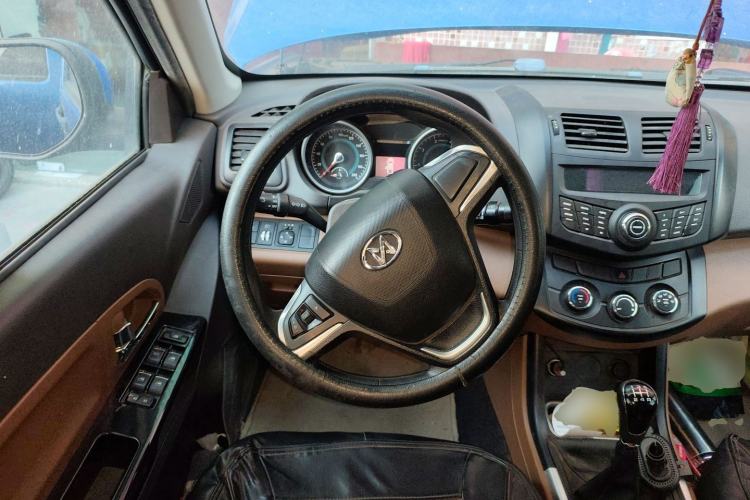 Used JDMC T7 2017 2.2L Two-Wheel Drive Comfort Edition Hatchback with Extended Wheelbase V22
