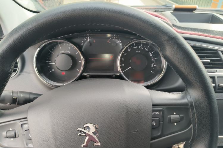 Used Peugeot 3008 2016 1.6THP Automatic Prestige Edition Steering Wheel